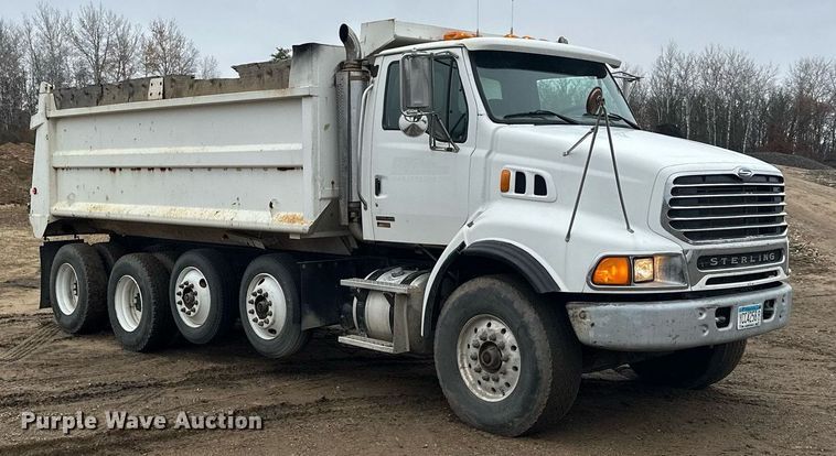 image for item LO9306 2005 Sterling L9500  dump truck