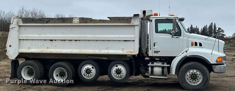 image for item LO9306 2005 Sterling L9500  dump truck