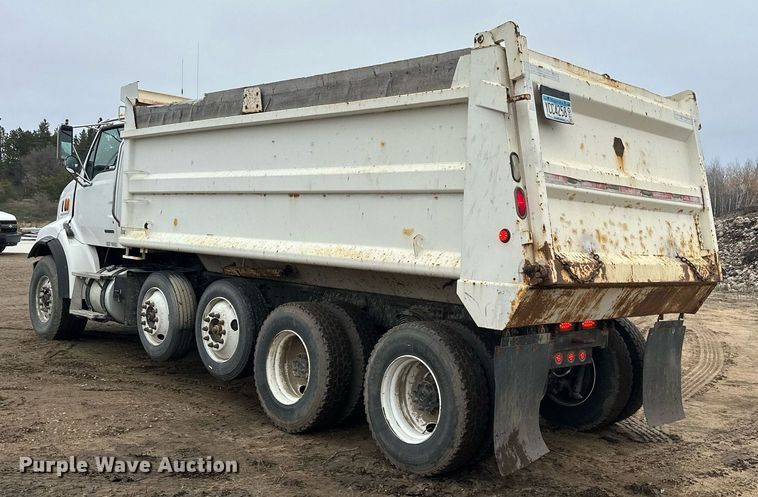 image for item LO9306 2005 Sterling L9500  dump truck