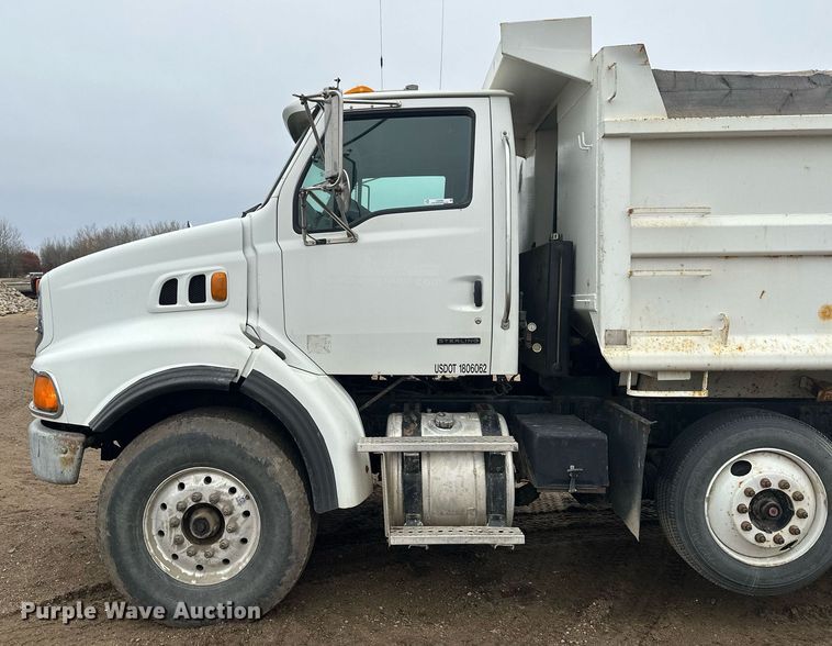 image for item LO9306 2005 Sterling L9500  dump truck