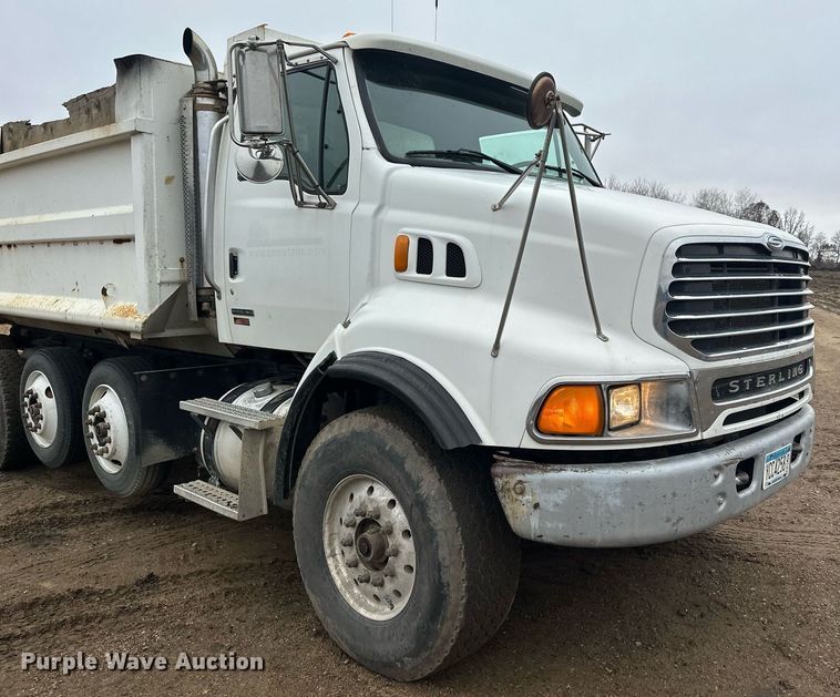 image for item LO9306 2005 Sterling L9500  dump truck