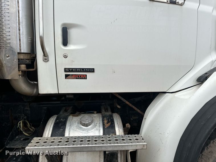 image for item LO9306 2005 Sterling L9500  dump truck
