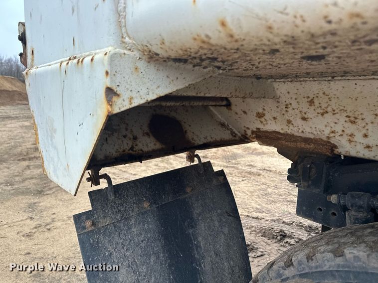 image for item LO9306 2005 Sterling L9500  dump truck