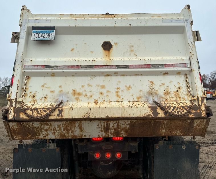 image for item LO9306 2005 Sterling L9500  dump truck