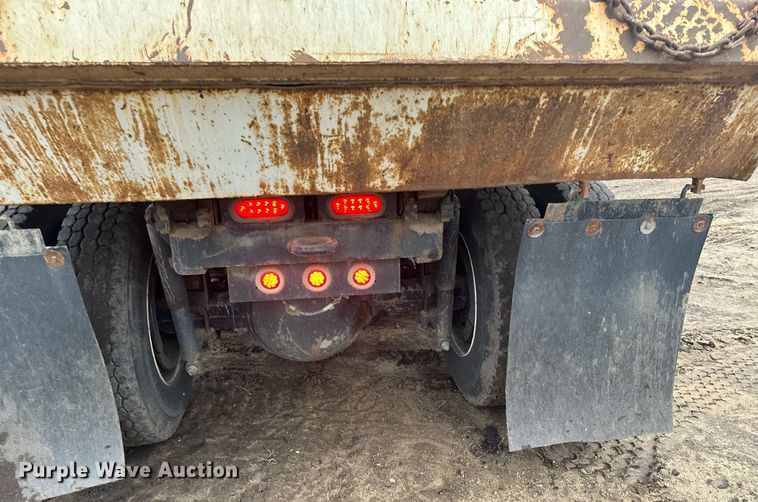 image for item LO9306 2005 Sterling L9500  dump truck