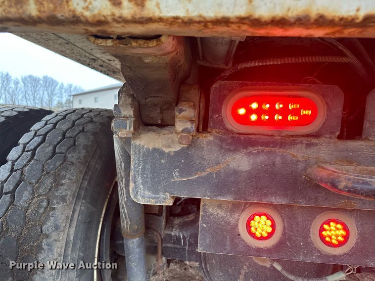 image for item LO9306 2005 Sterling L9500  dump truck