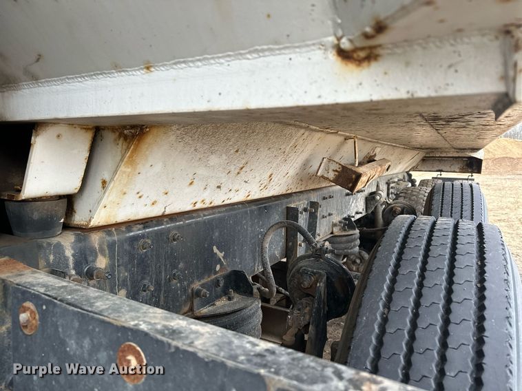 image for item LO9306 2005 Sterling L9500  dump truck