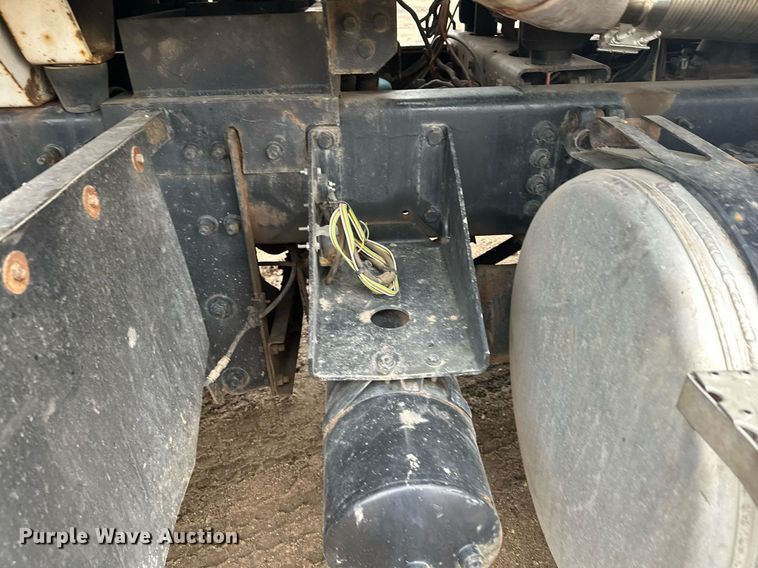 image for item LO9306 2005 Sterling L9500  dump truck