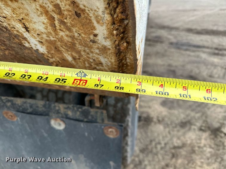 image for item LO9306 2005 Sterling L9500  dump truck