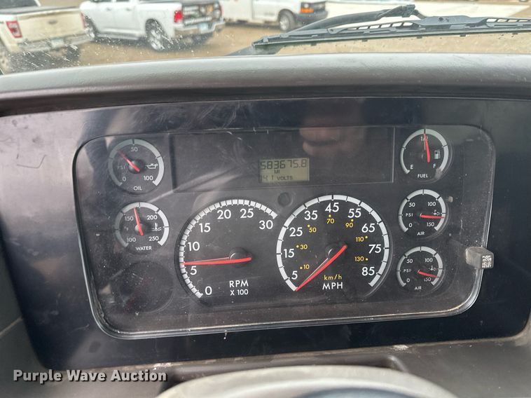 image for item LO9306 2005 Sterling L9500  dump truck