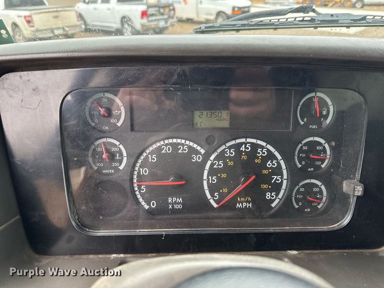 image for item LO9306 2005 Sterling L9500  dump truck