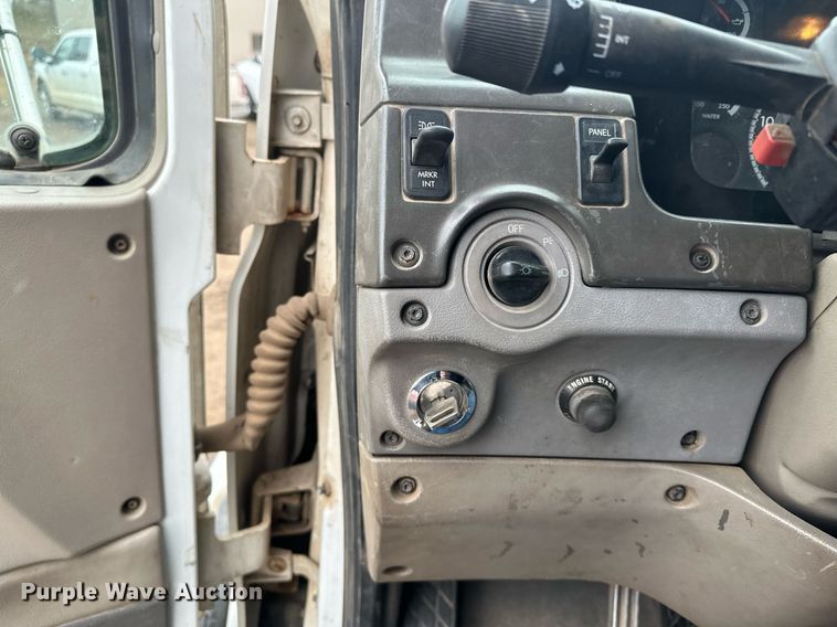 image for item LO9306 2005 Sterling L9500  dump truck