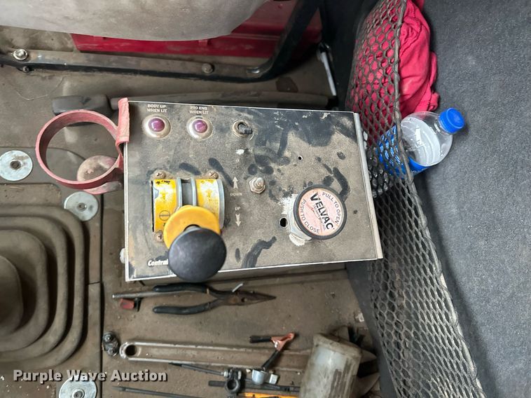 image for item LO9306 2005 Sterling L9500  dump truck