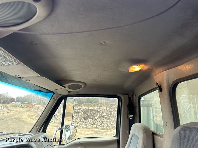 image for item LO9306 2005 Sterling L9500  dump truck