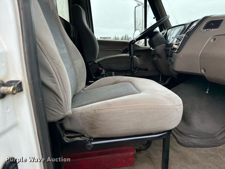 image for item LO9306 2005 Sterling L9500  dump truck