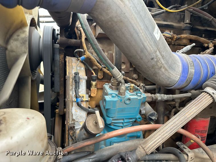 image for item LO9306 2005 Sterling L9500  dump truck