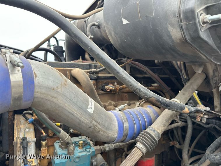 image for item LO9306 2005 Sterling L9500  dump truck