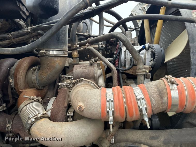 image for item LO9306 2005 Sterling L9500  dump truck