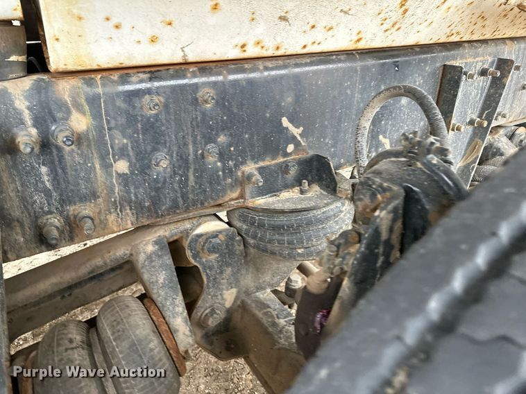 image for item LO9306 2005 Sterling L9500  dump truck