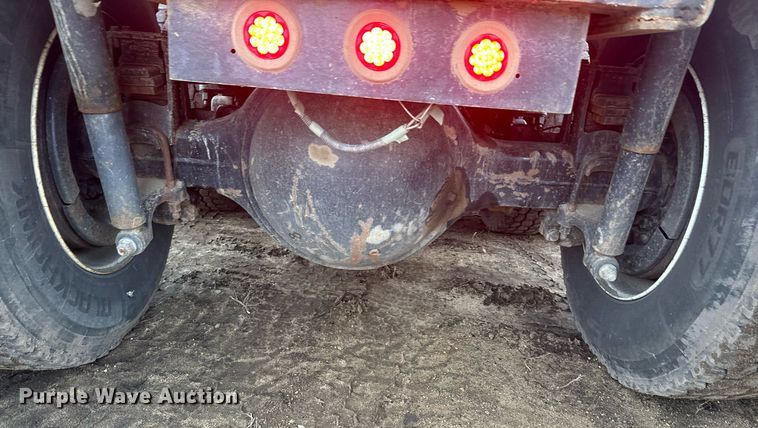 image for item LO9306 2005 Sterling L9500  dump truck