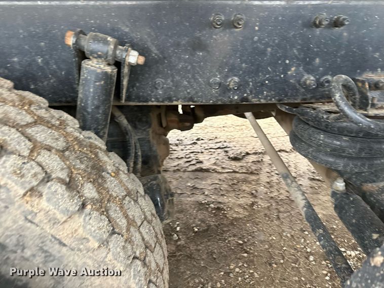 image for item LO9306 2005 Sterling L9500  dump truck