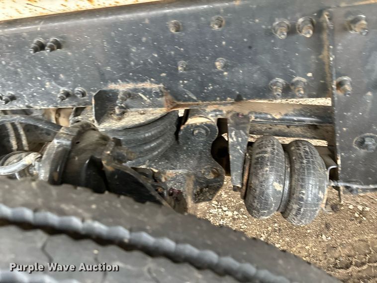 image for item LO9306 2005 Sterling L9500  dump truck