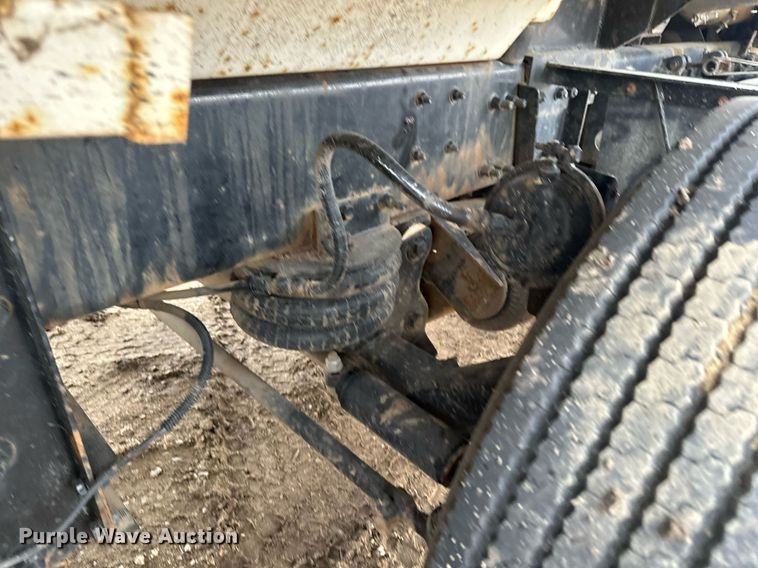 image for item LO9306 2005 Sterling L9500  dump truck