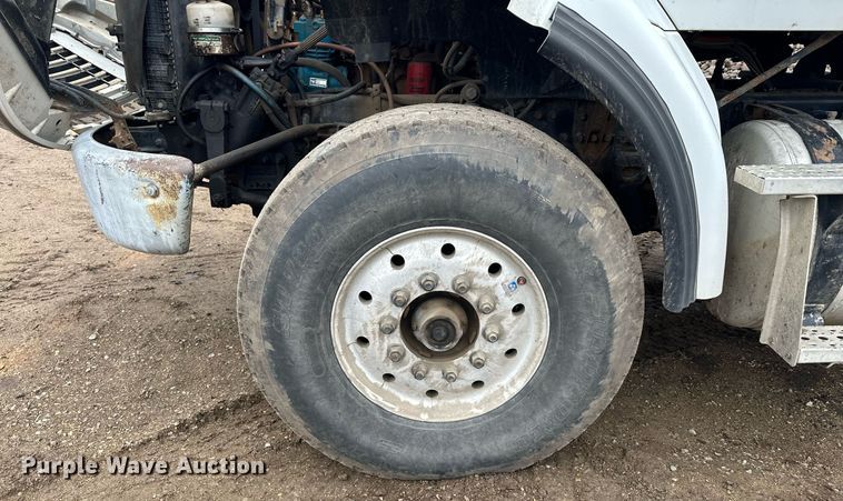 image for item LO9306 2005 Sterling L9500  dump truck