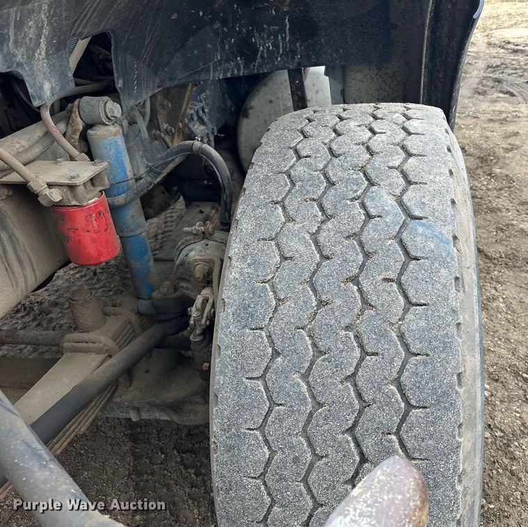 image for item LO9306 2005 Sterling L9500  dump truck