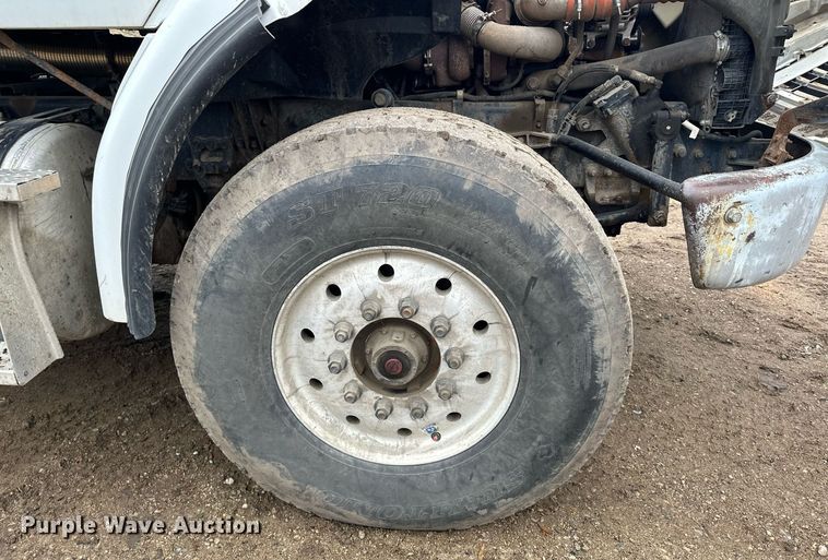 image for item LO9306 2005 Sterling L9500  dump truck