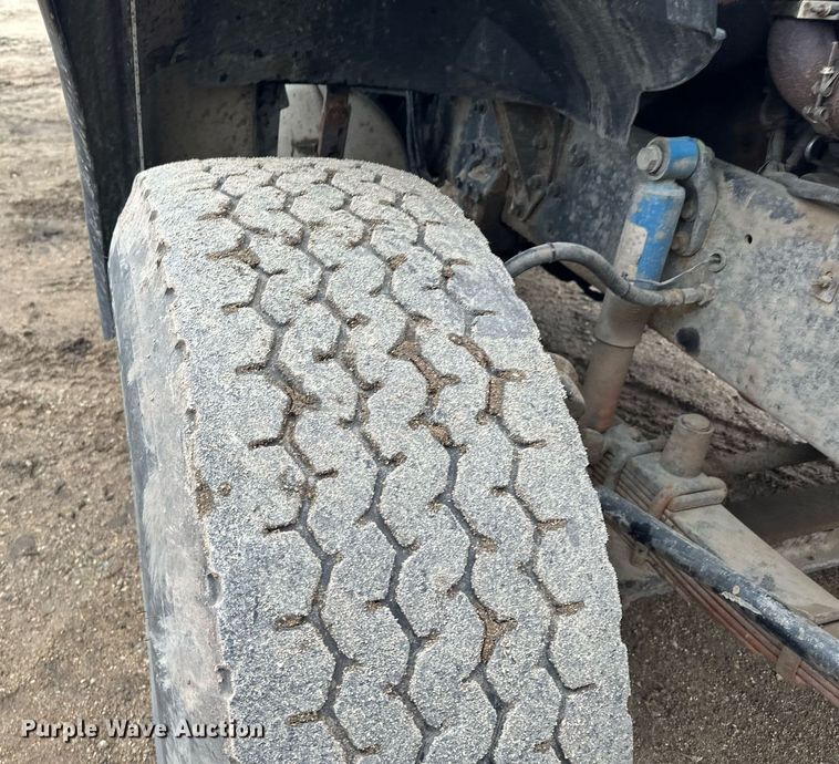 image for item LO9306 2005 Sterling L9500  dump truck