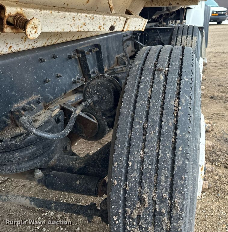 image for item LO9306 2005 Sterling L9500  dump truck