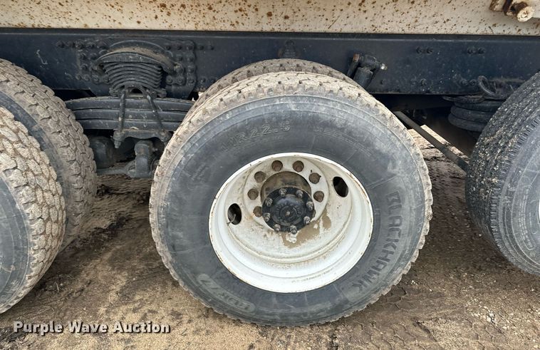 image for item LO9306 2005 Sterling L9500  dump truck