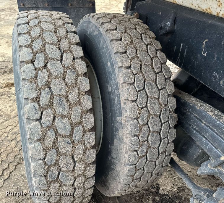 image for item LO9306 2005 Sterling L9500  dump truck