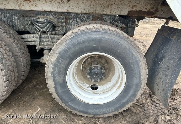 image for item LO9306 2005 Sterling L9500  dump truck