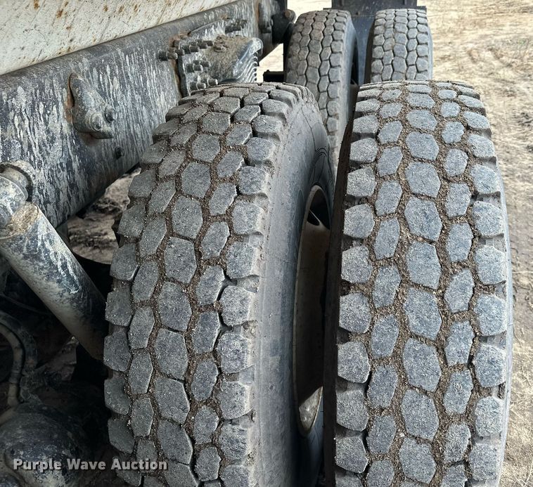 image for item LO9306 2005 Sterling L9500  dump truck