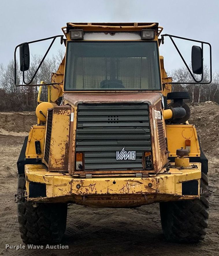 image for item LO9307 2001 Volvo A25C haul truck