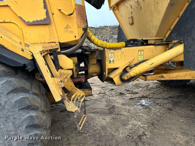 image for item LO9307 2001 Volvo A25C haul truck