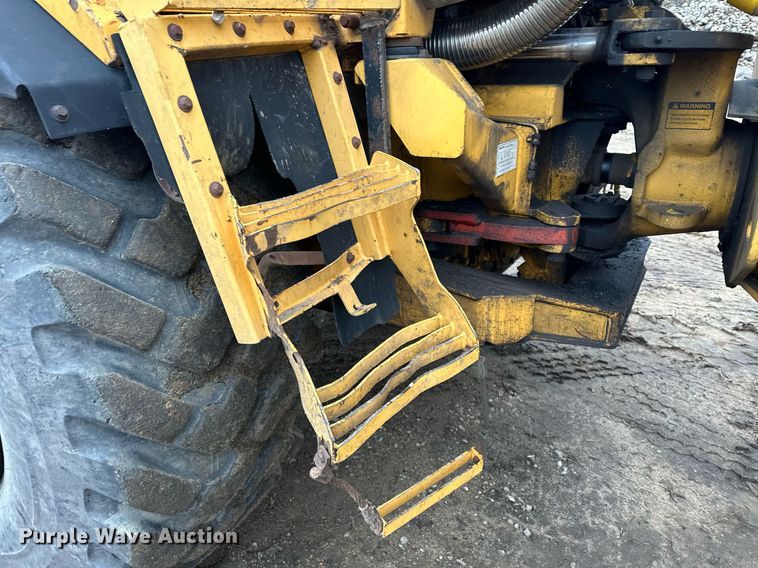 image for item LO9307 2001 Volvo A25C haul truck