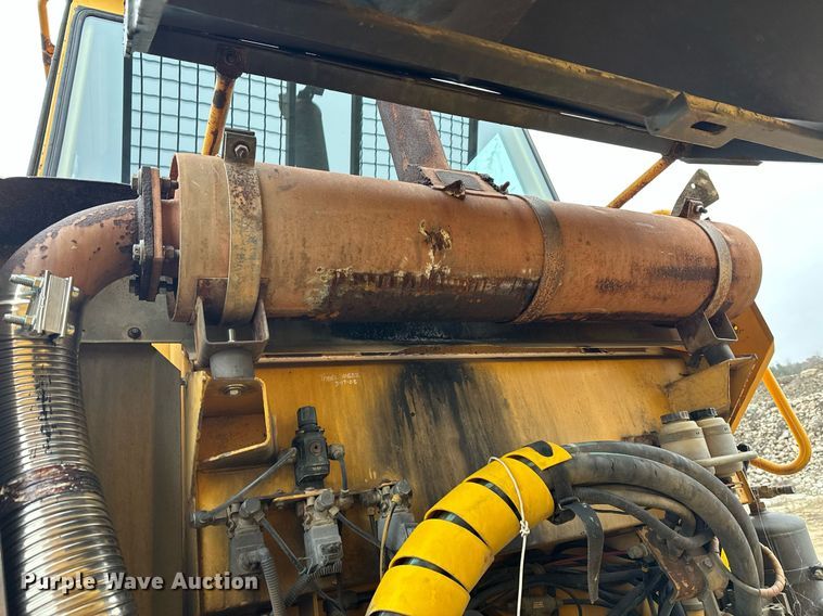 image for item LO9307 2001 Volvo A25C haul truck