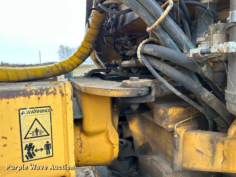 image for item LO9307 2001 Volvo A25C haul truck