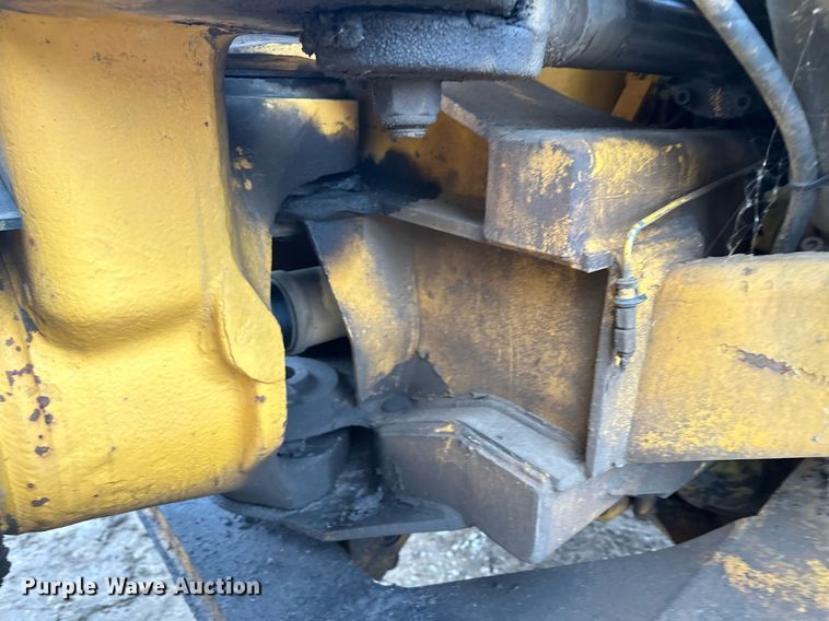 image for item LO9307 2001 Volvo A25C haul truck