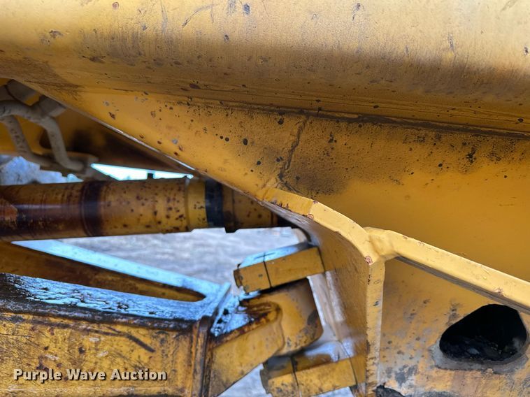 image for item LO9307 2001 Volvo A25C haul truck