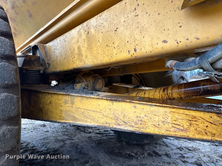 image for item LO9307 2001 Volvo A25C haul truck