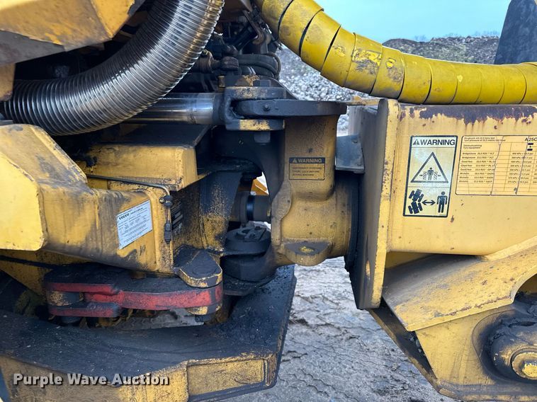 image for item LO9307 2001 Volvo A25C haul truck