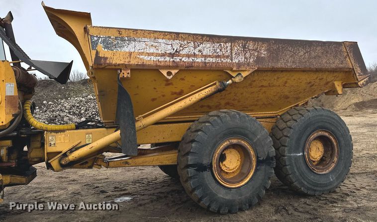 image for item LO9307 2001 Volvo A25C haul truck