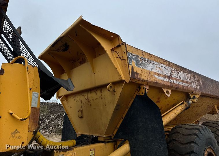 image for item LO9307 2001 Volvo A25C haul truck