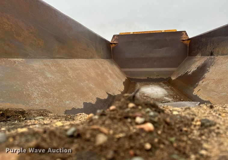 image for item LO9307 2001 Volvo A25C haul truck