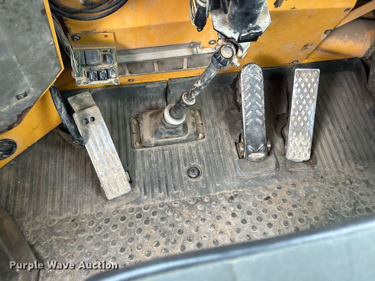 image for item LO9307 2001 Volvo A25C haul truck