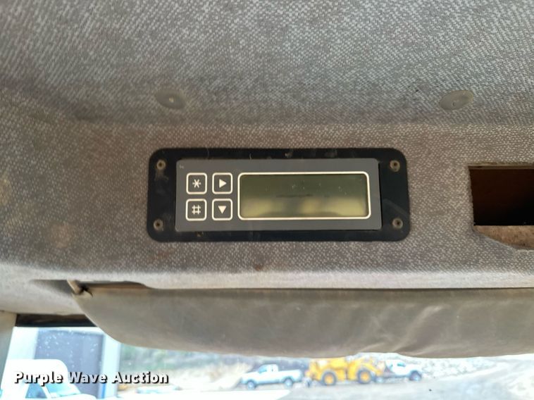 image for item LO9307 2001 Volvo A25C haul truck